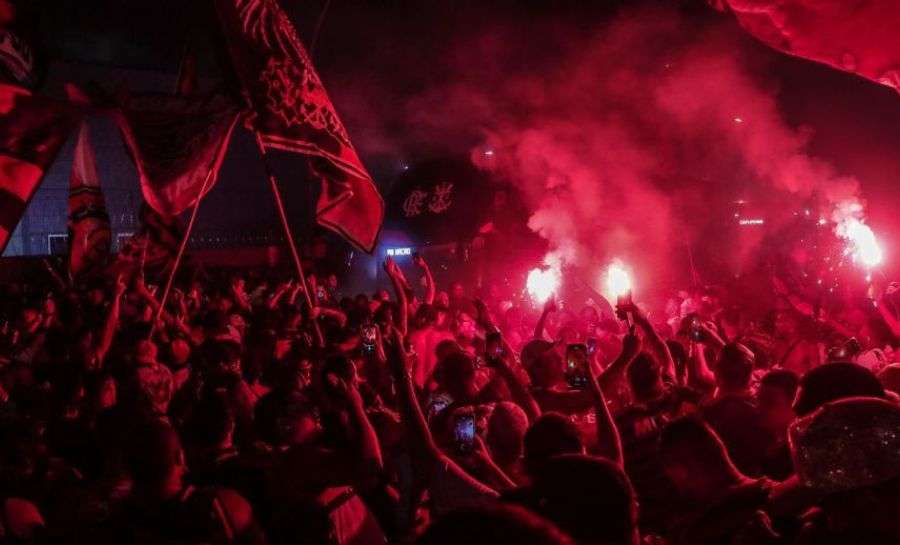 Torcedores do Flamengo fazem 'AeroFla' antes da viagem para o Mundial EFE/André Coelho